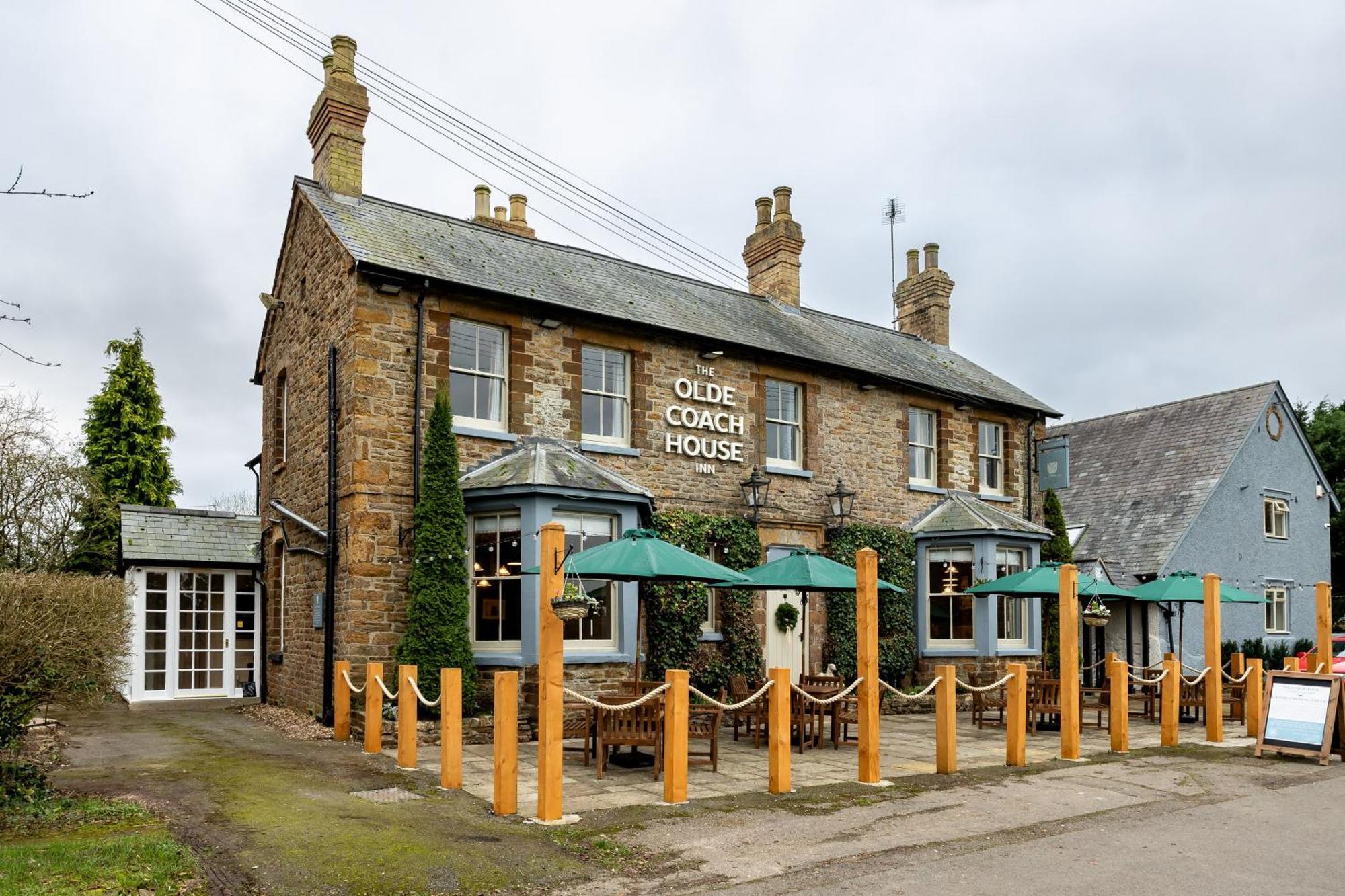 The Olde Coach House Inn 阿什比圣勒杰斯 外观 照片