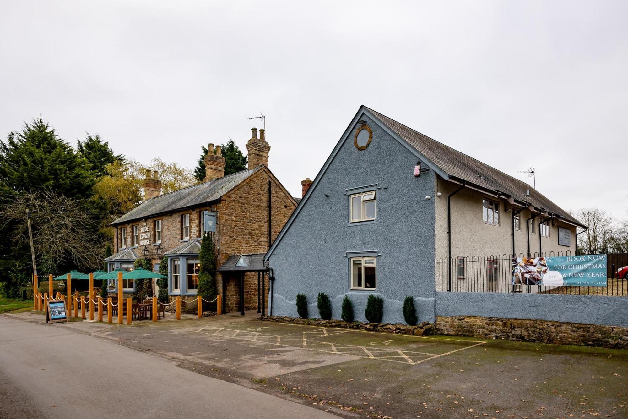The Olde Coach House Inn 阿什比圣勒杰斯 外观 照片