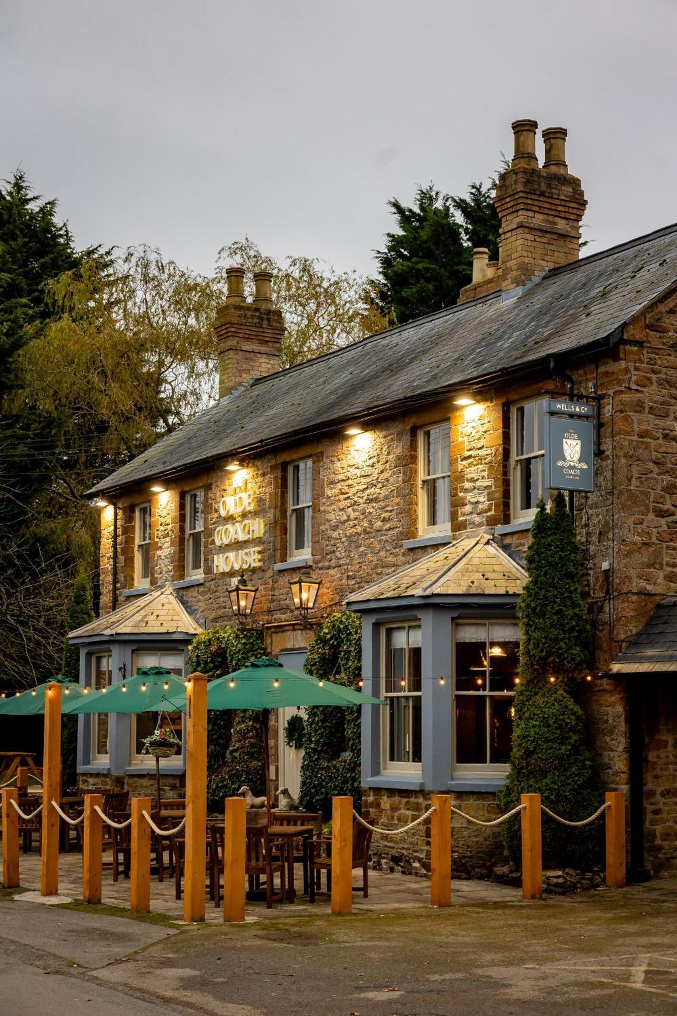 The Olde Coach House Inn 阿什比圣勒杰斯 外观 照片
