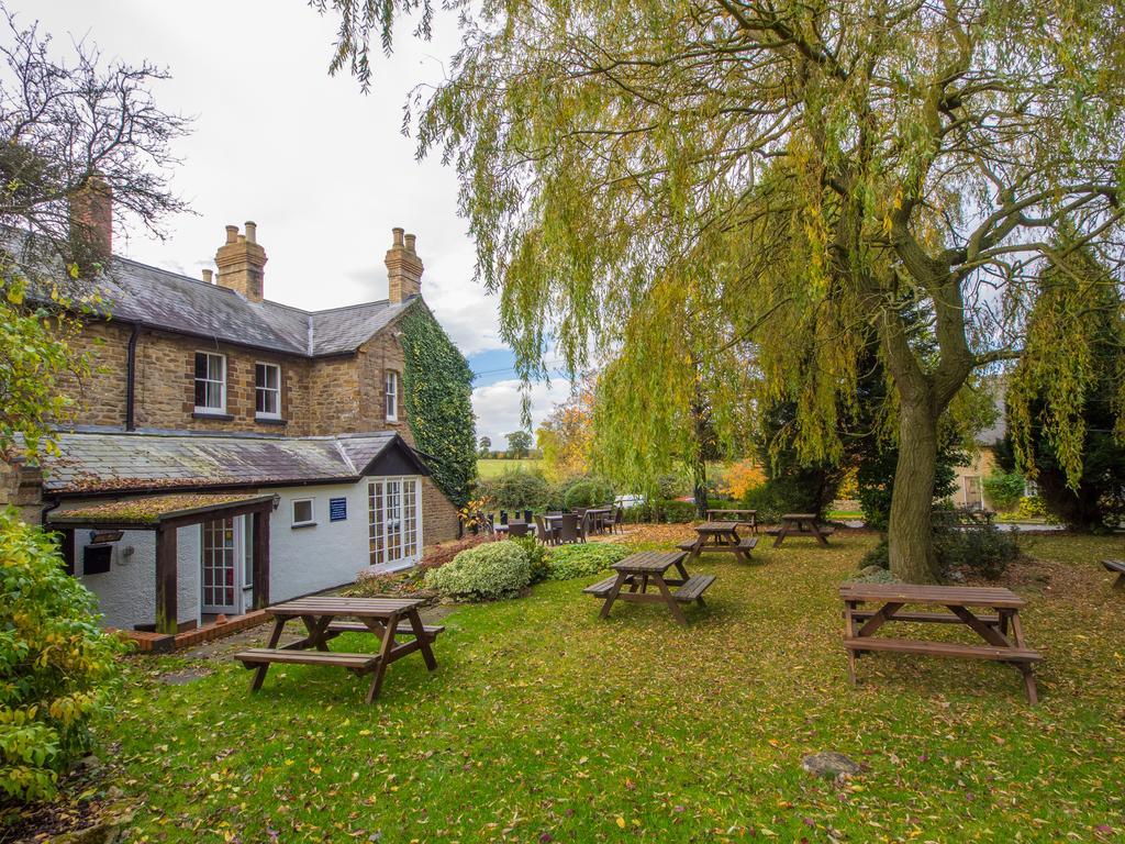 The Olde Coach House Inn 阿什比圣勒杰斯 外观 照片